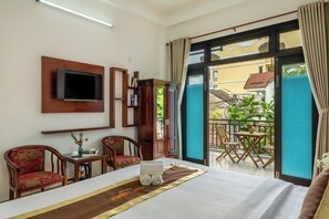 Double Room, Balcony | Minibar, desk, blackout drapes, soundproofing - Smart Garden Homestay (Da Nang)