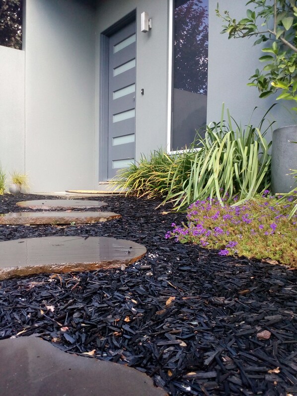 Property entrance - East 34 (Ballarat East)