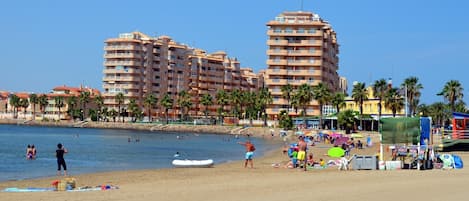 Vlak bij het strand