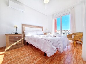 2 slaapkamers, een strijkplank/strijkijzer, gratis wifi, beddengoed