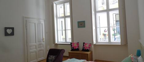 2 chambres, fer et planche à repasser, Wi-Fi gratuit, draps fournis