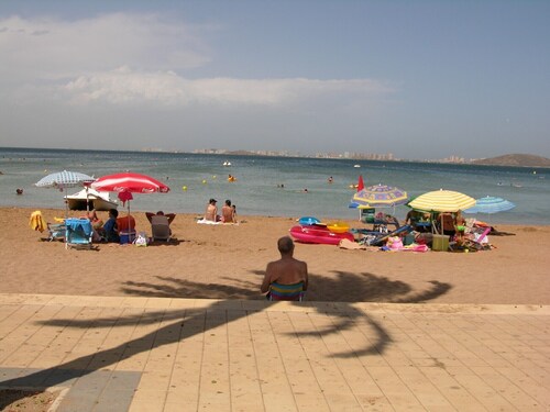 3rd floor apartment, free wifi, satellite tv, balcony, communal pool