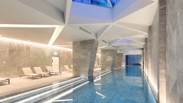 Indoor pool, pool loungers