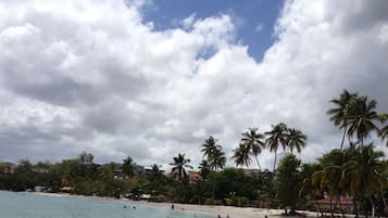 In StrandnĂ€he, LiegestĂŒhle