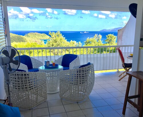 Magnificent T2 with exceptional view of Fort de France bay