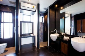 4 Bedroom Private Pool Villa | Bathroom | Shower, rainfall showerhead, free toiletries, hair dryer - Ample Samui Luxury Pool Villa (Koh Samui)