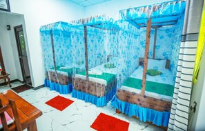 Egyptian cotton sheets, in-room safe, desk, soundproofing