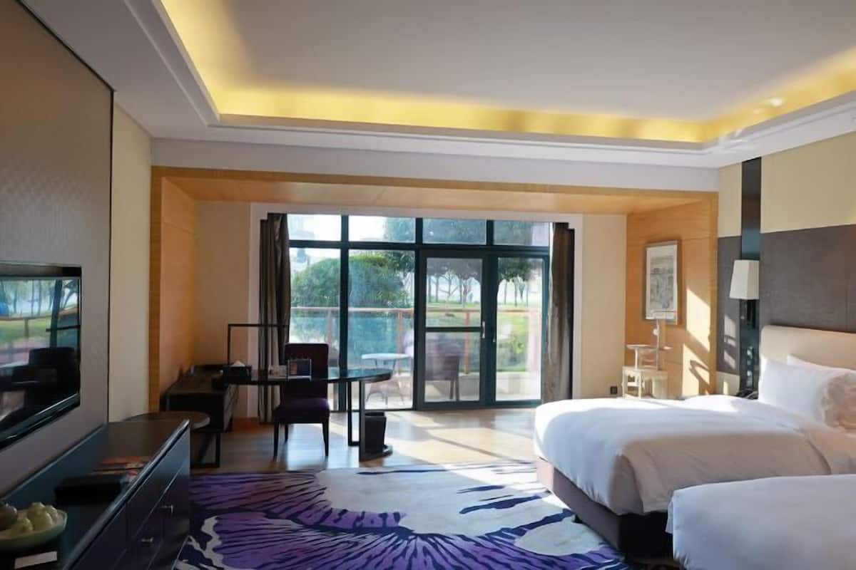 Minibar, in-room safe, desk, blackout curtains