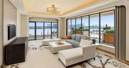 Radisson Blu Hotel Wuhan ETD Zone