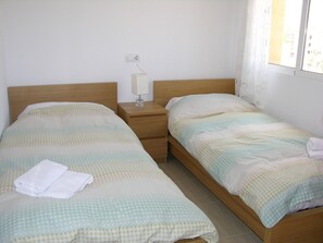 3 chambres, fer et planche à repasser, Wi-Fi gratuit, draps fournis
