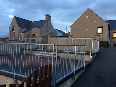 Detached 3 Bedroom cottage 30 minute walk to stornoway town centre