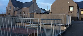 Detached 3 Bedroom cottage 30 minute walk to stornoway town centre