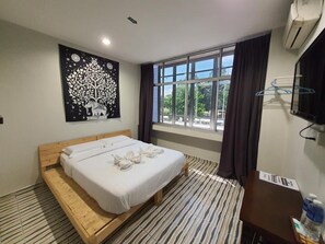 Schreibtisch, Bügeleisen/Bügelbrett, kostenloses WLAN