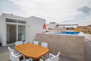 Pool - Unique Villa Apartment with private pool and Sea Views - The Sea-Bank  (Marsaskala)