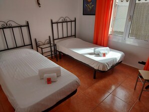 3 bedrooms, iron/ironing board, free WiFi, bed sheets