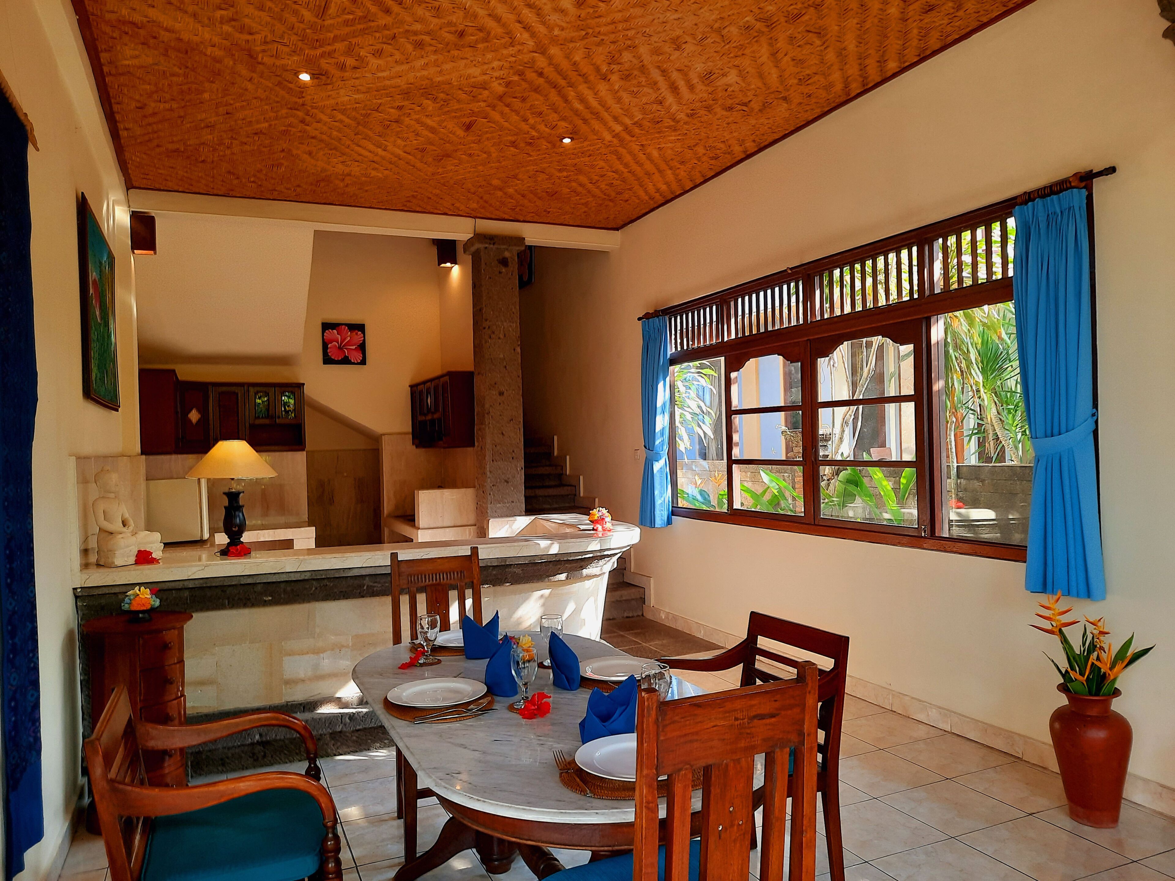 superior garden | dining room