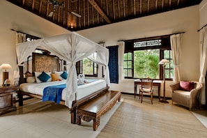 Caja de seguridad en la habitación, escritorio y cunas gratuitas