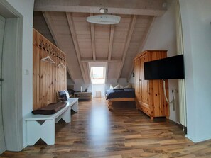 5 quartos, Wi-Fi de cortesia, roupa de cama