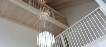 Uusi loma-asunto Eifel-Atrium eteläisen Eifel-kallion maan Enzin laaksossa