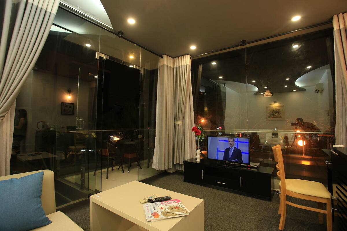 Deluxe Double Room, 1 King Bed, Balcony | Minibar, in-room safe, desk, free WiFi