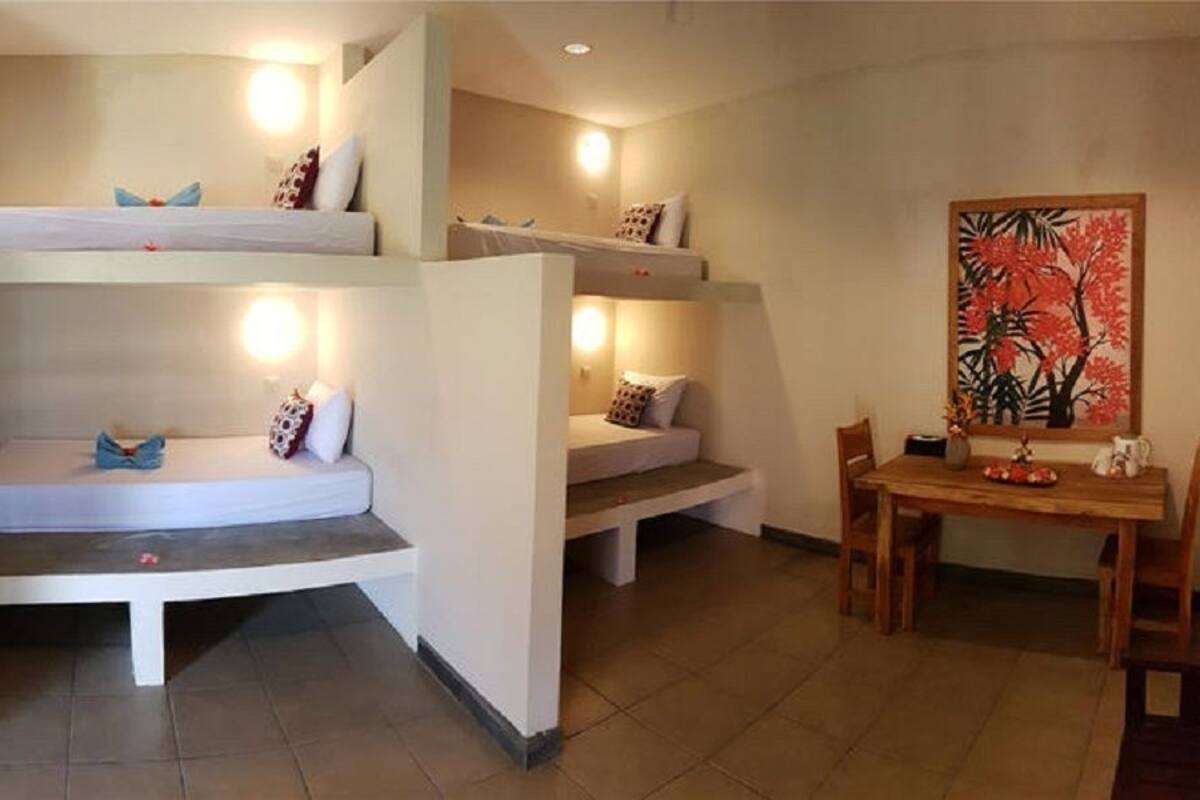 Premium bedding, desk, free WiFi