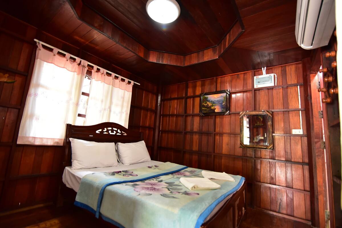 Quarto casal standard | Camas extras/dobráveis (sobretaxa), Wi-Fi de cortesia