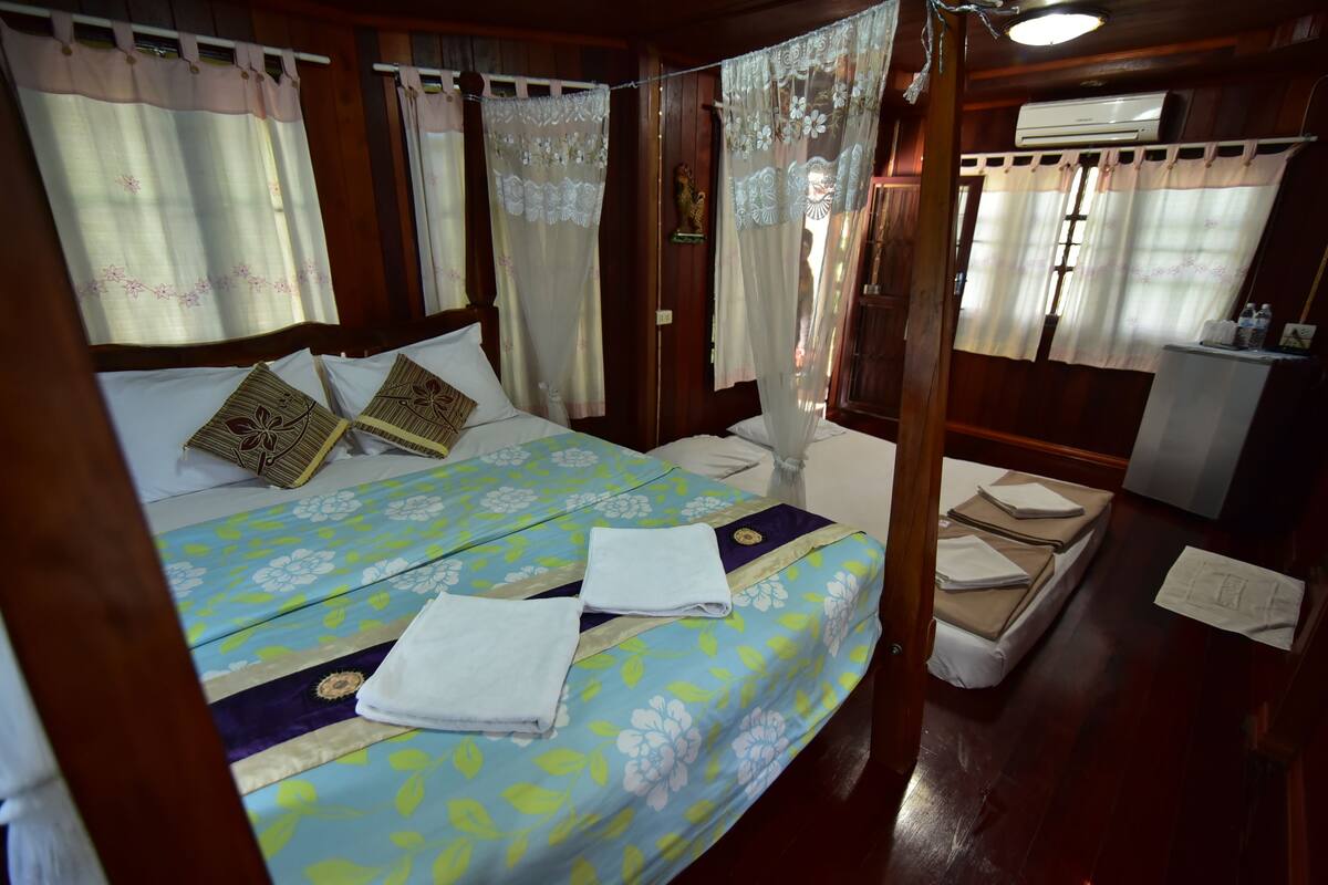 Quarto quádruplo família | Camas extras/dobráveis (sobretaxa), Wi-Fi de cortesia