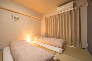Down duvets, blackout curtains, iron/ironing board, free WiFi - Minhouses (Kyoto)