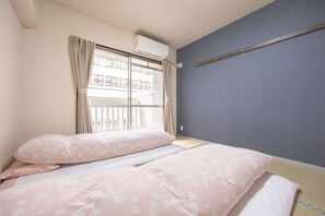 Down duvets, blackout curtains, iron/ironing board, free WiFi - Minhouses (Kyoto)