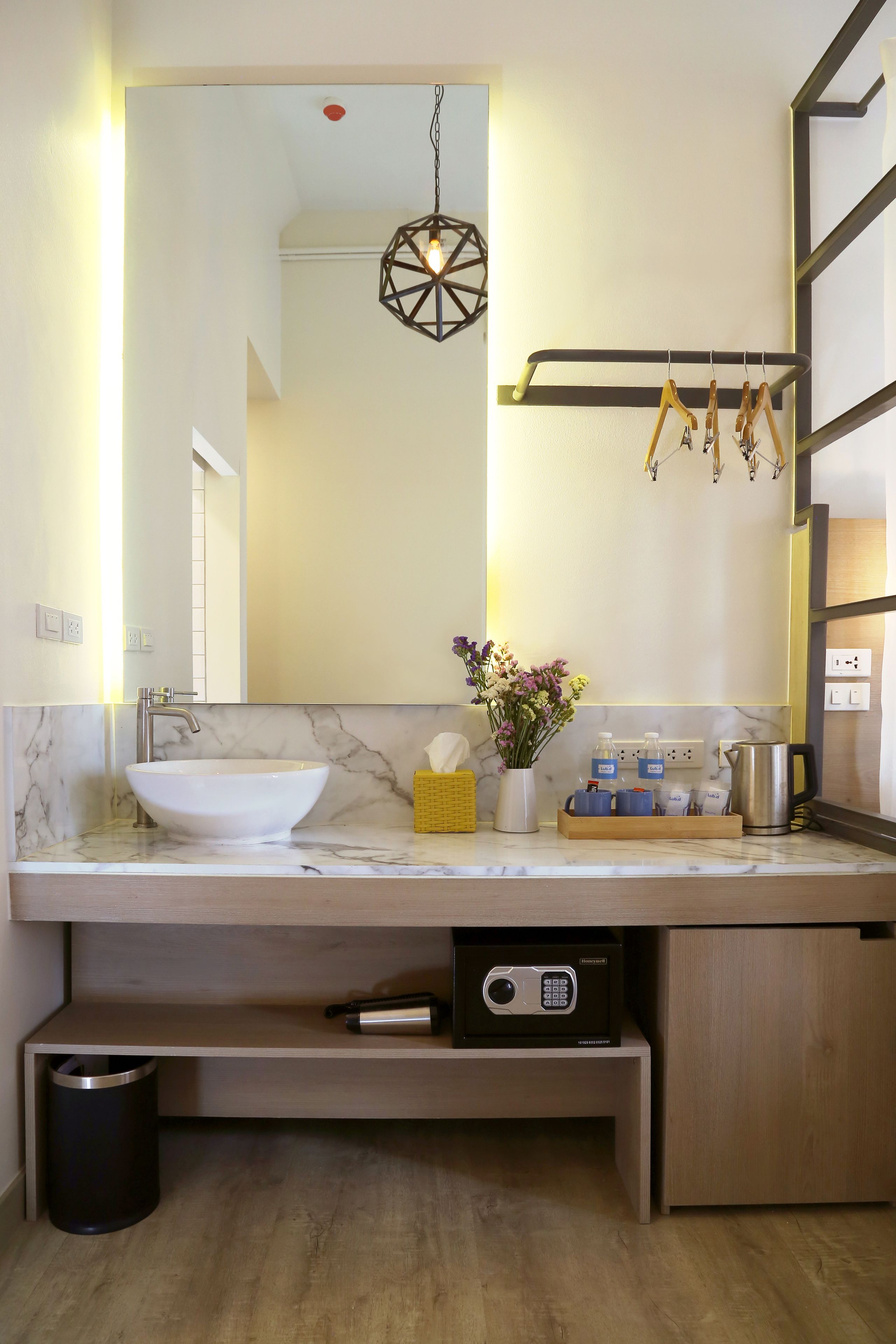 Wastafel kamar mandi