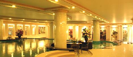 Indoor pool, outdoor pool