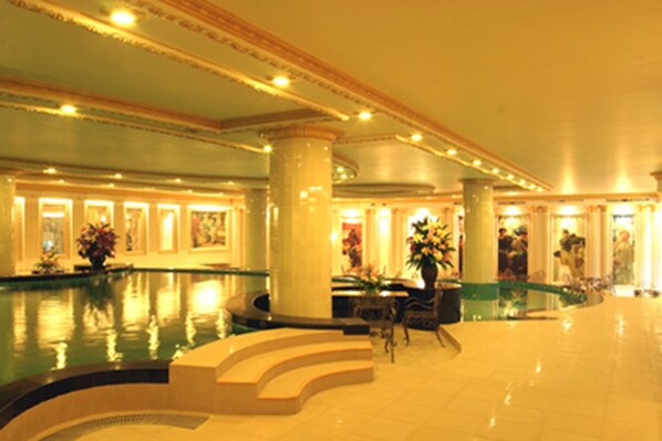Indoor pool, outdoor pool - Adriatic Palace Bangkok (Bangkok)