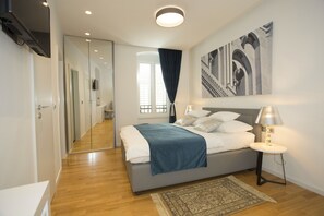 Deluxe Queen Room