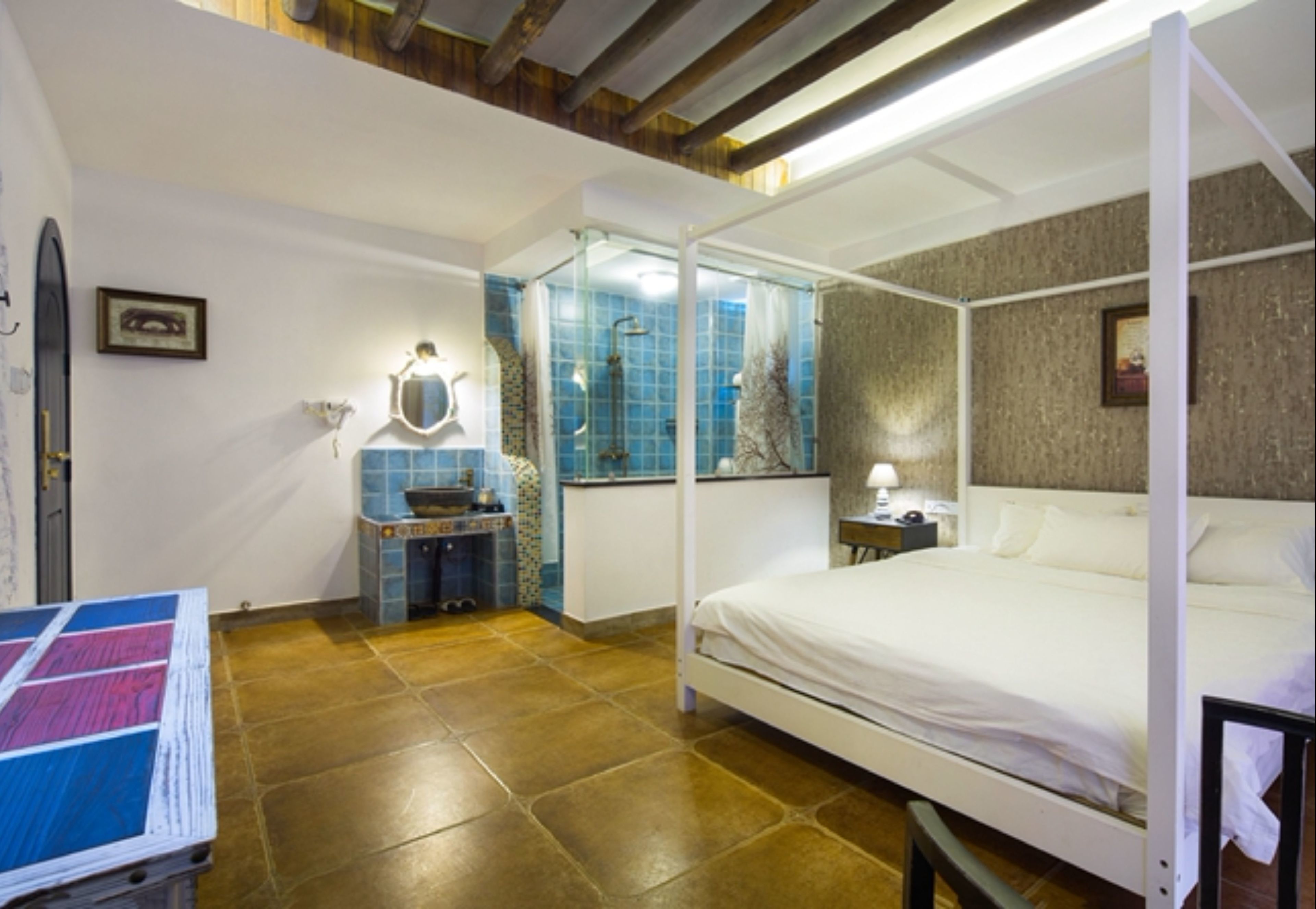 jungle style double room | desk, blackout curtains, free wifi