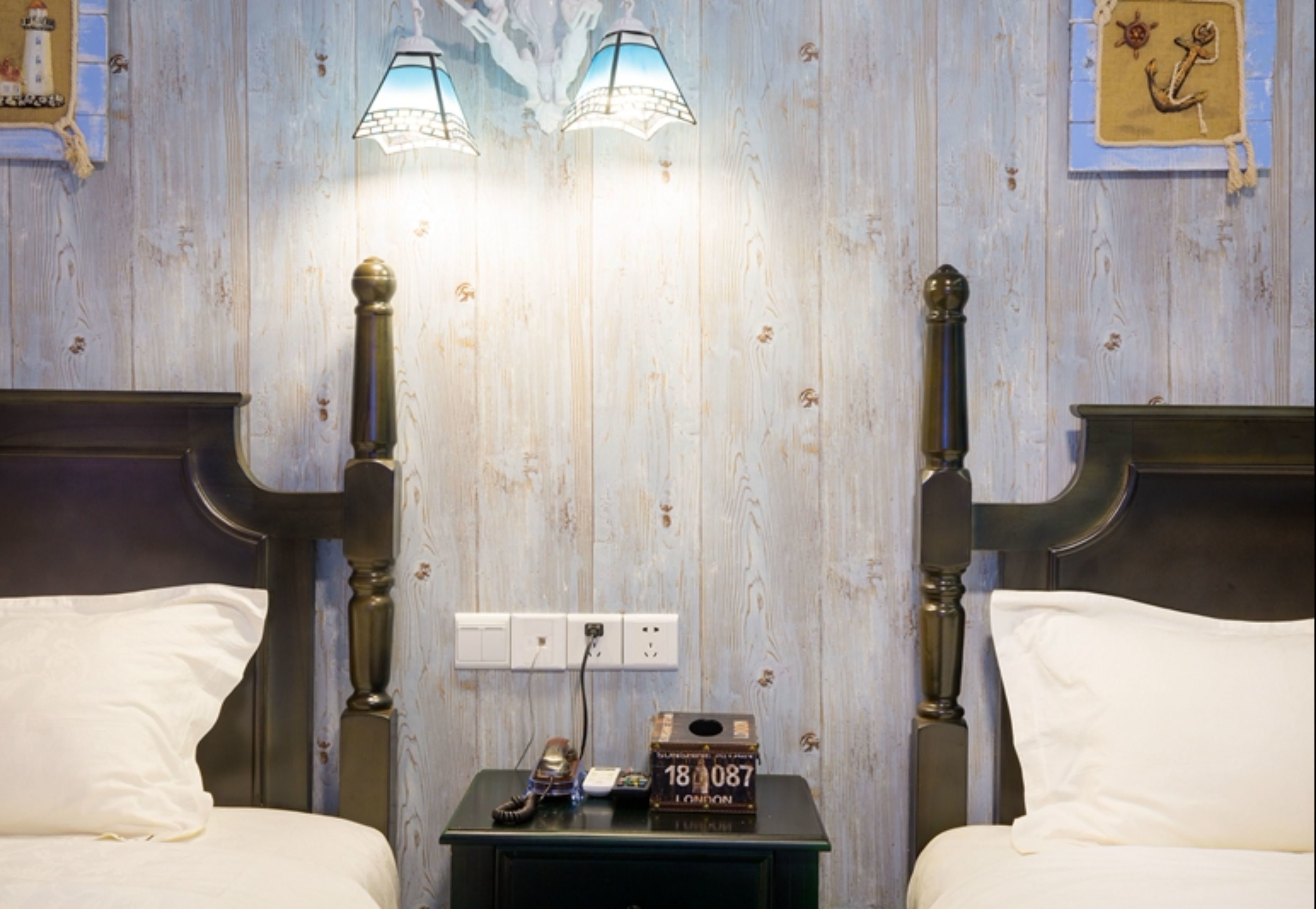 mediterranean style twin room | desk, blackout curtains, free wifi