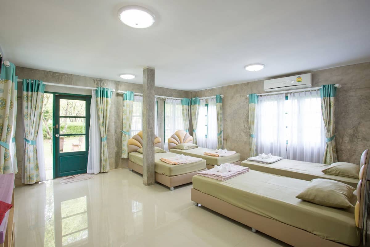 Individually decorated, desk, free WiFi, bed sheets