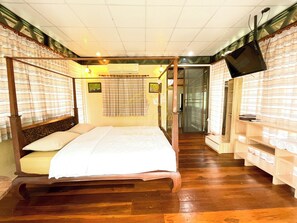 Superior Chiangmai | 3 bedrooms, individually decorated, desk, free WiFi