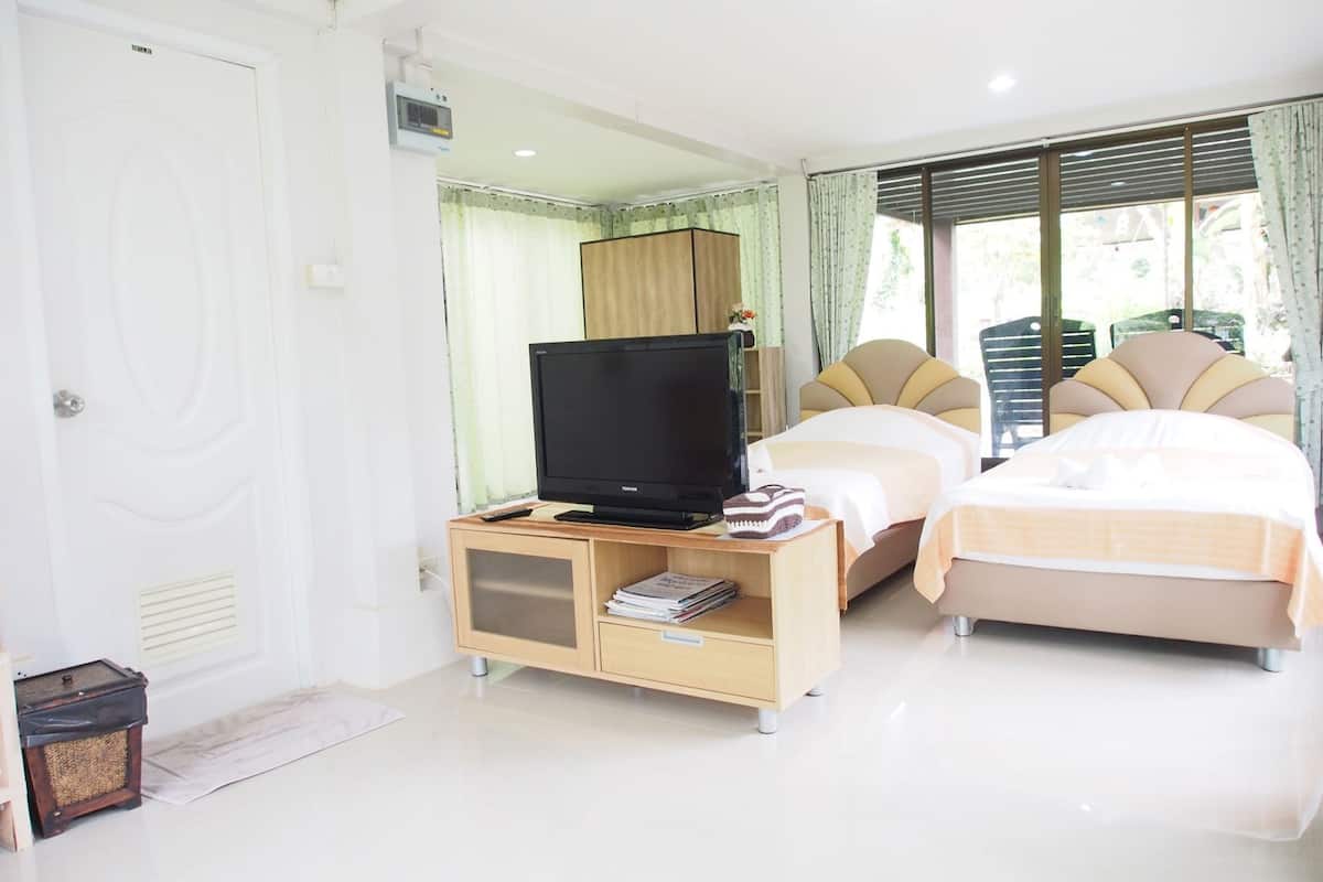 Individually decorated, desk, free WiFi, bed sheets