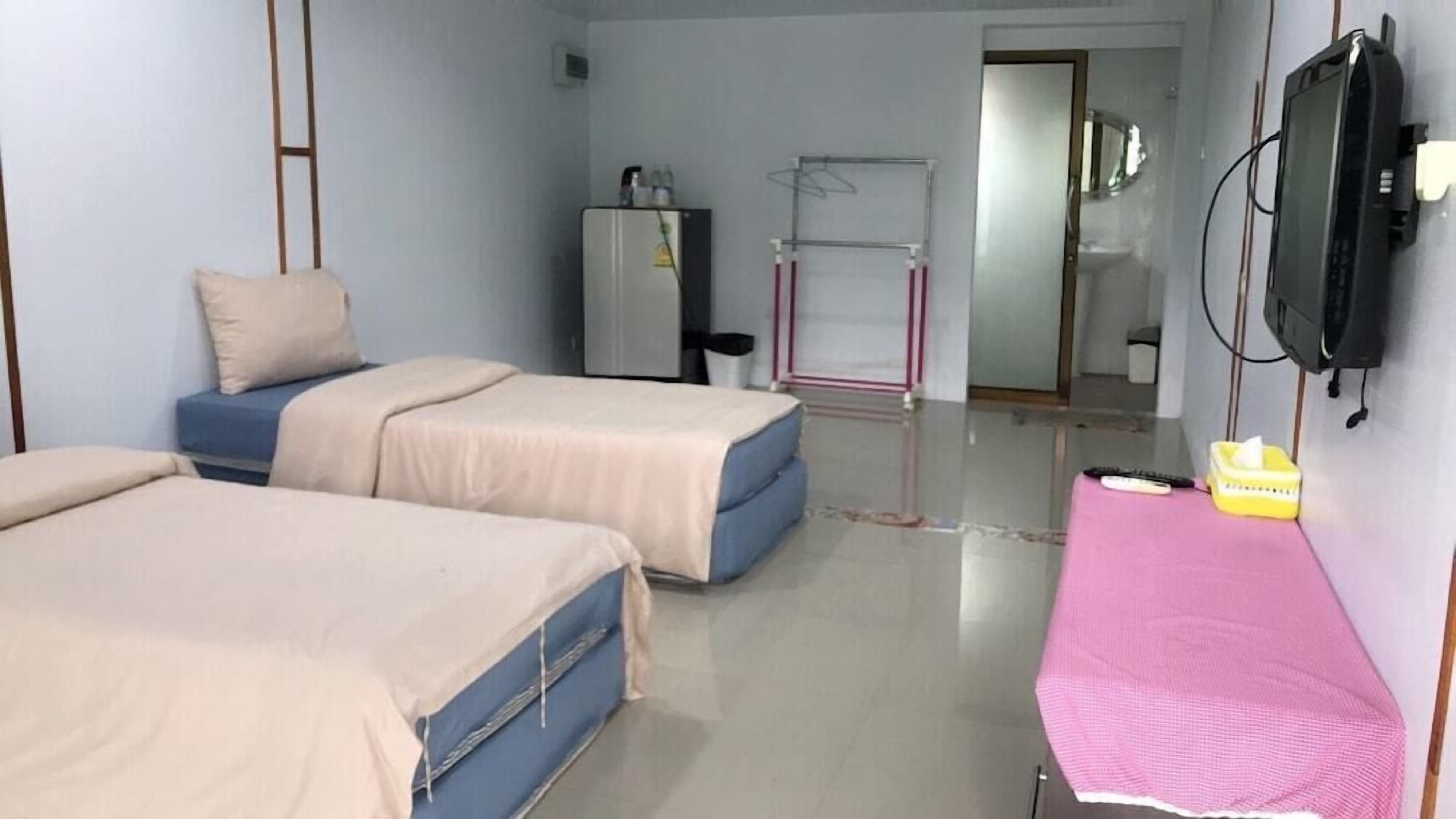 Individually decorated, desk, free WiFi, bed sheets