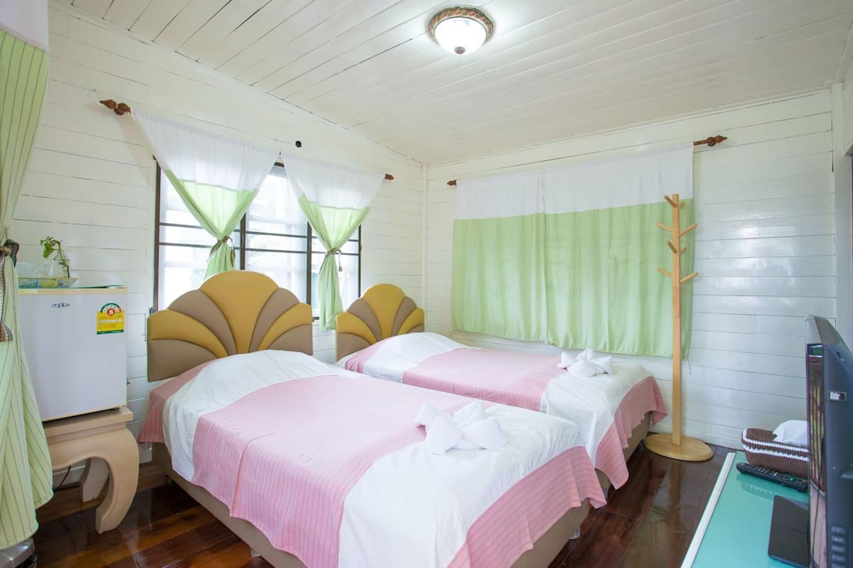 Individually decorated, desk, free WiFi, bed sheets