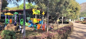 Children’s play area – outdoor