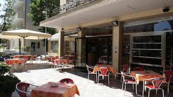 Bar (in der Unterkunft)