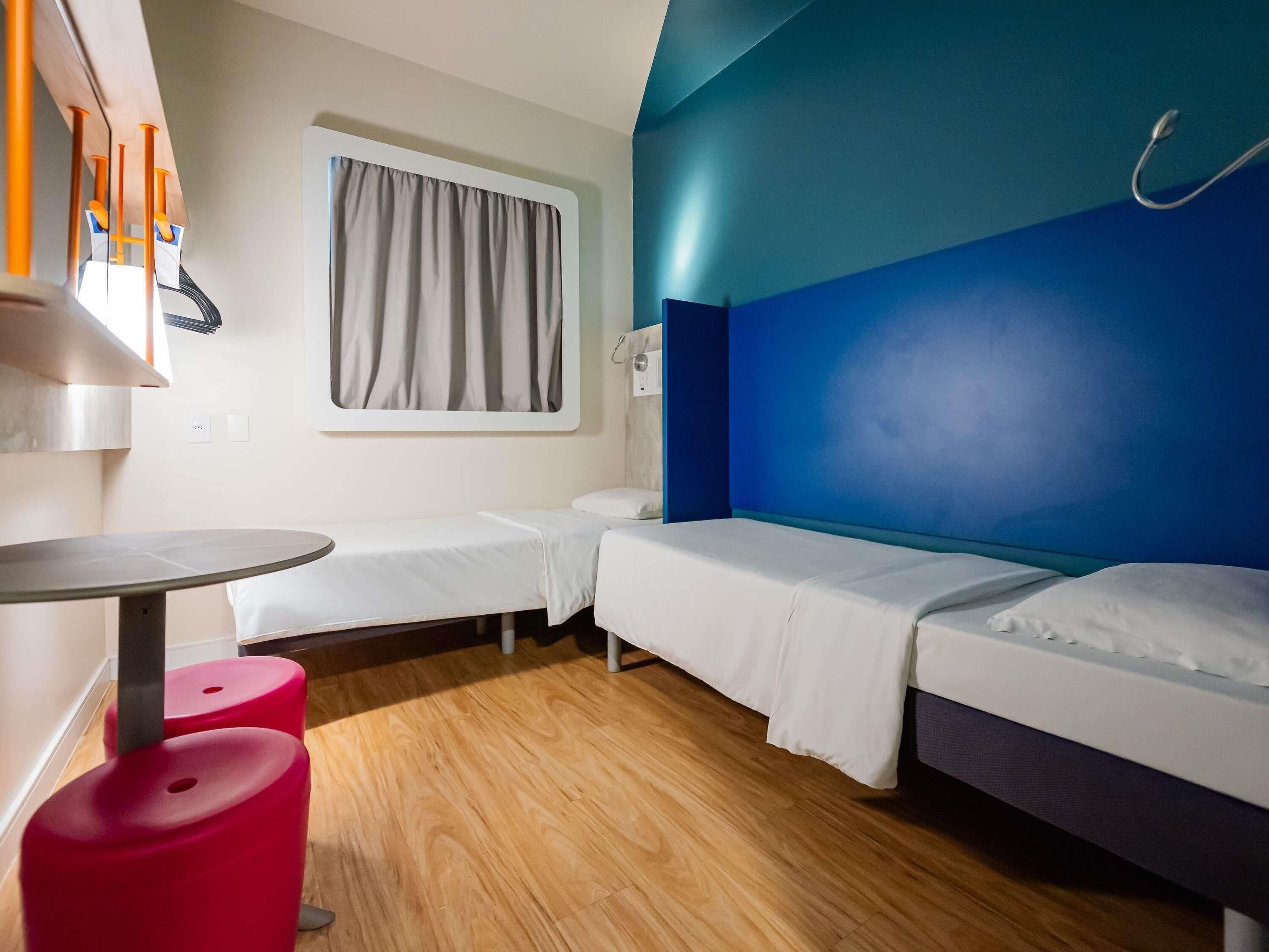 Blackout drapes, soundproofing, free WiFi, bed sheets