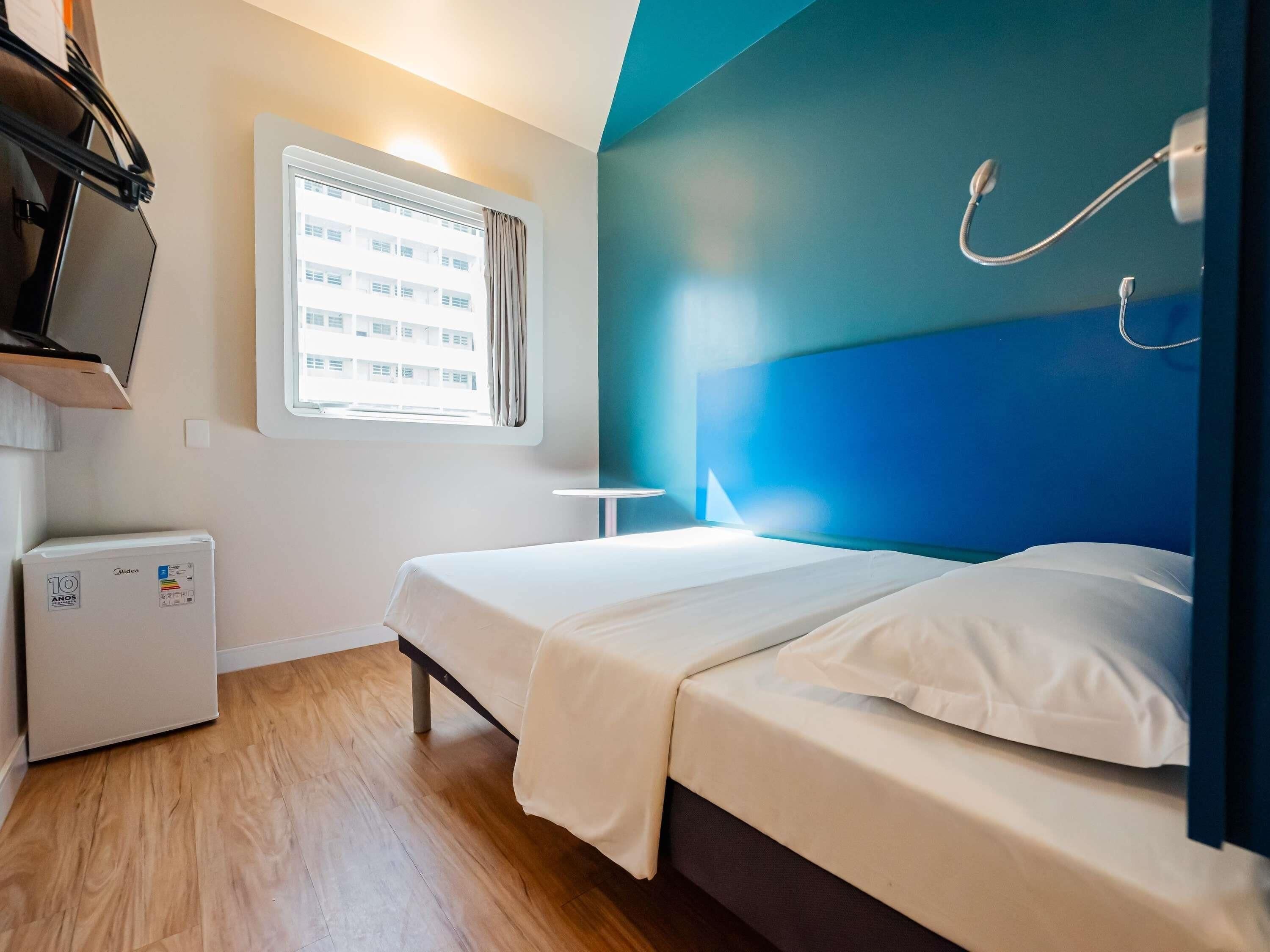 Blackout drapes, soundproofing, free WiFi, bed sheets