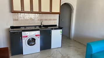 LÀgenhet - 1 sovrum | Eget kök | KylskÄp, vattenkokare och grytor/köksredskap