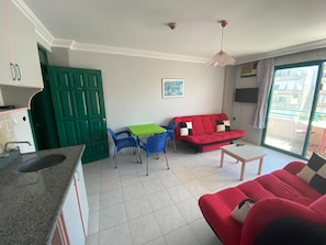 Double Room | 1 bedroom, in-room safe, desk, free cots/infant beds - Lila Apart Alanya (Alanya)