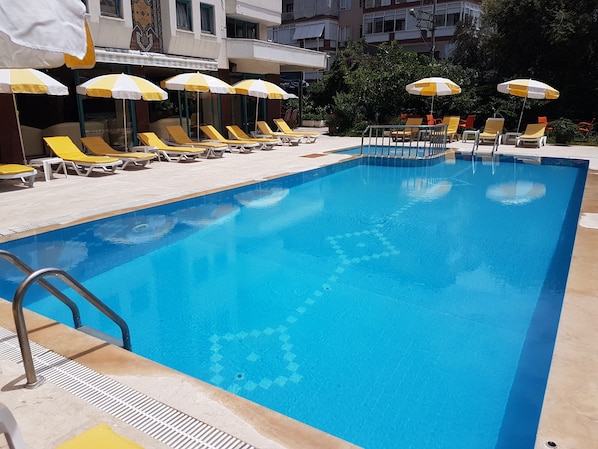 Outdoor pool - Lila Apart Alanya (Alanya)