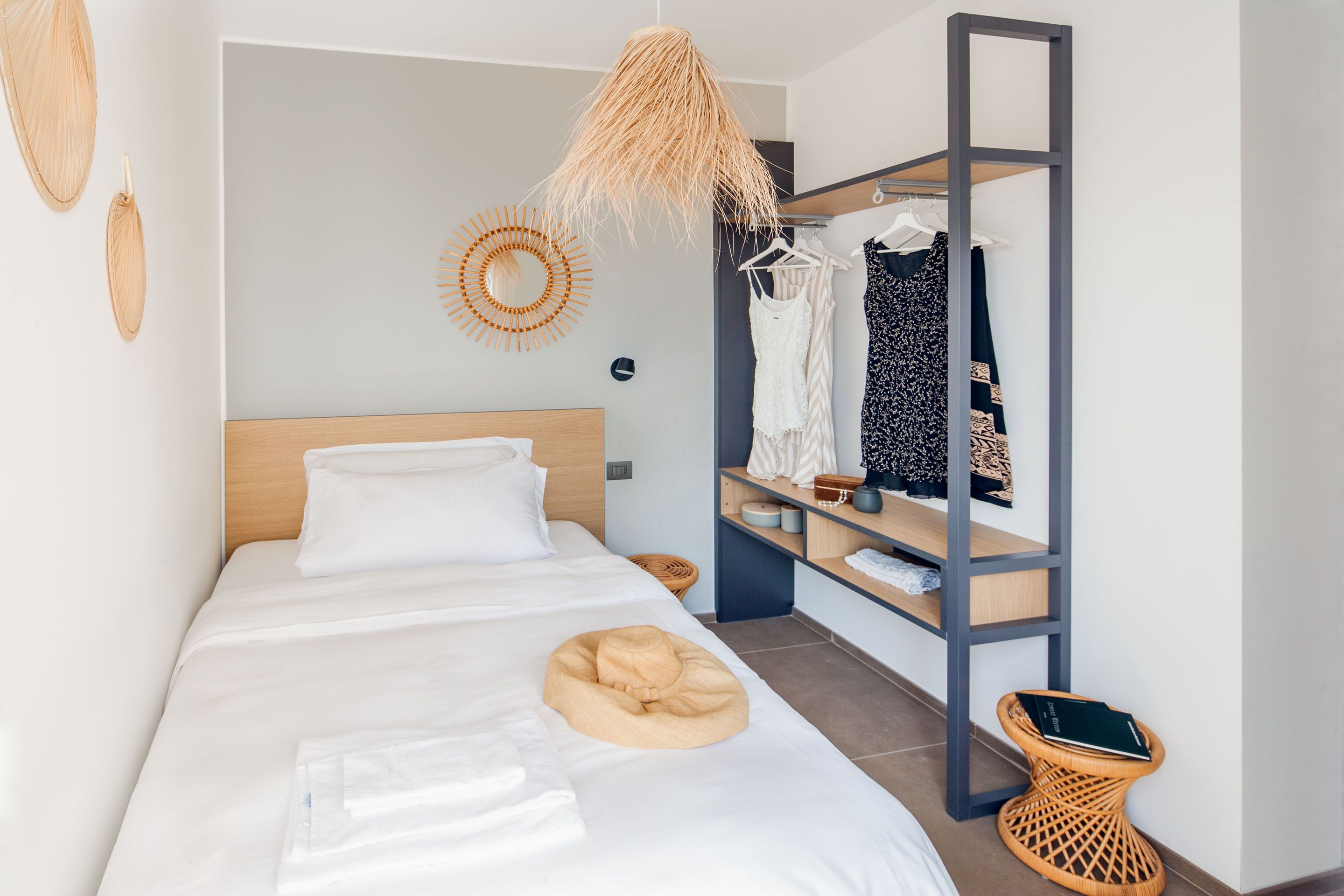 superior single room | 1 bedroom, minibar, in-room safe, desk