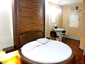 Iron/ironing board, free WiFi - Bermuda Hotel and Restaurant (Mandaluyong)