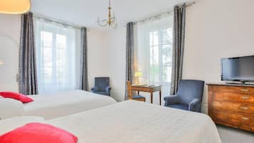 Quadruple Room, 2 Double Beds, Non Smoking